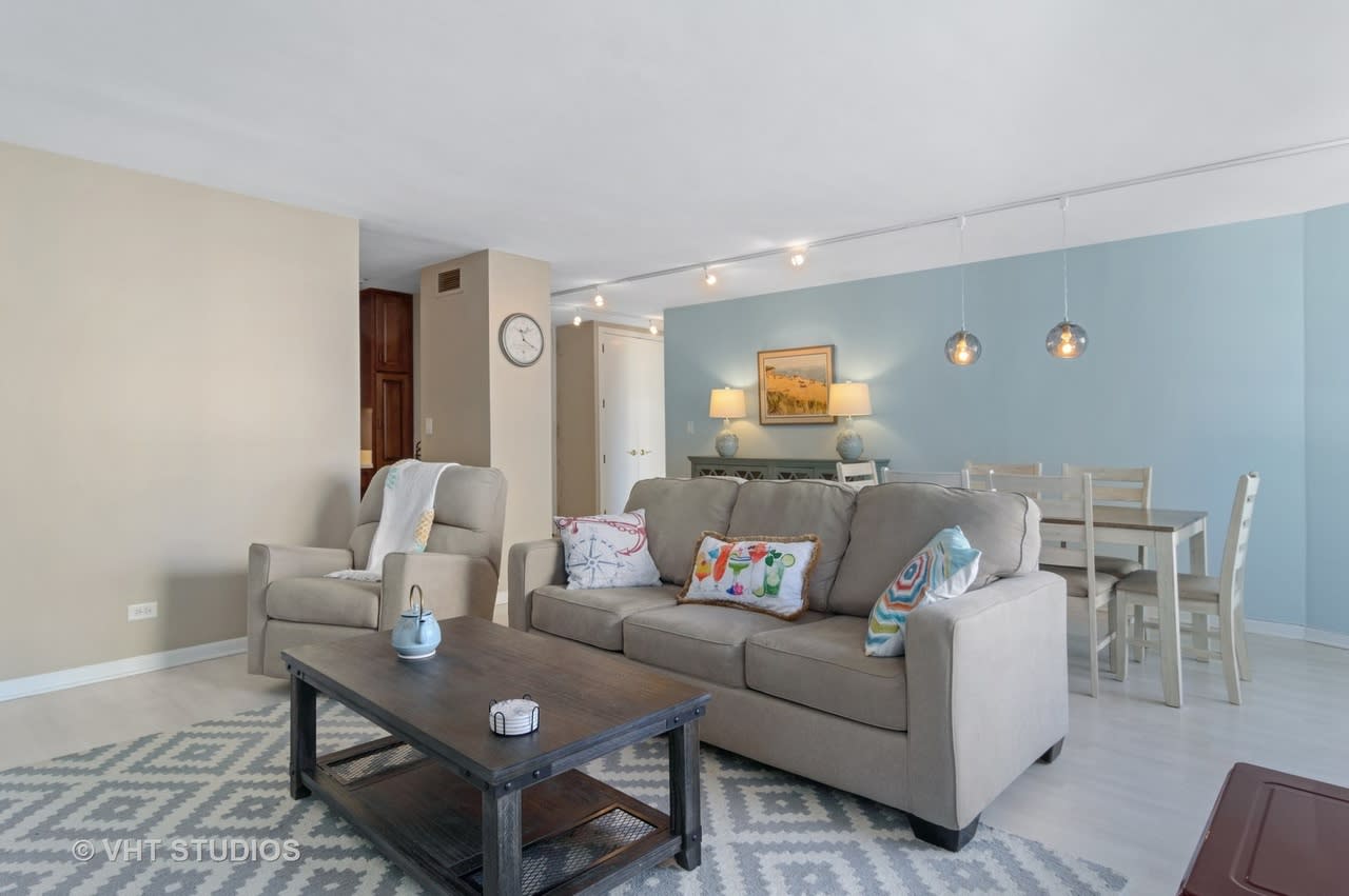 5701 N Sheridan Rd #8F