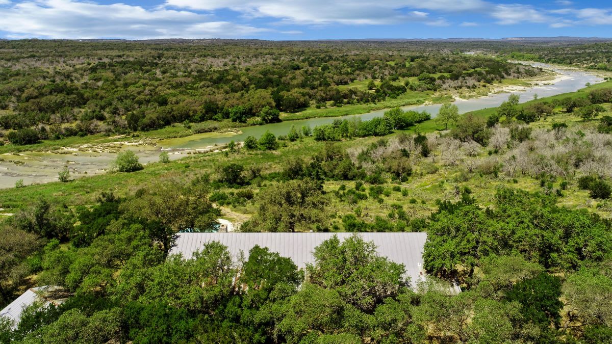 PEDERNALES RIVER RANCH | 200.28 ACRES