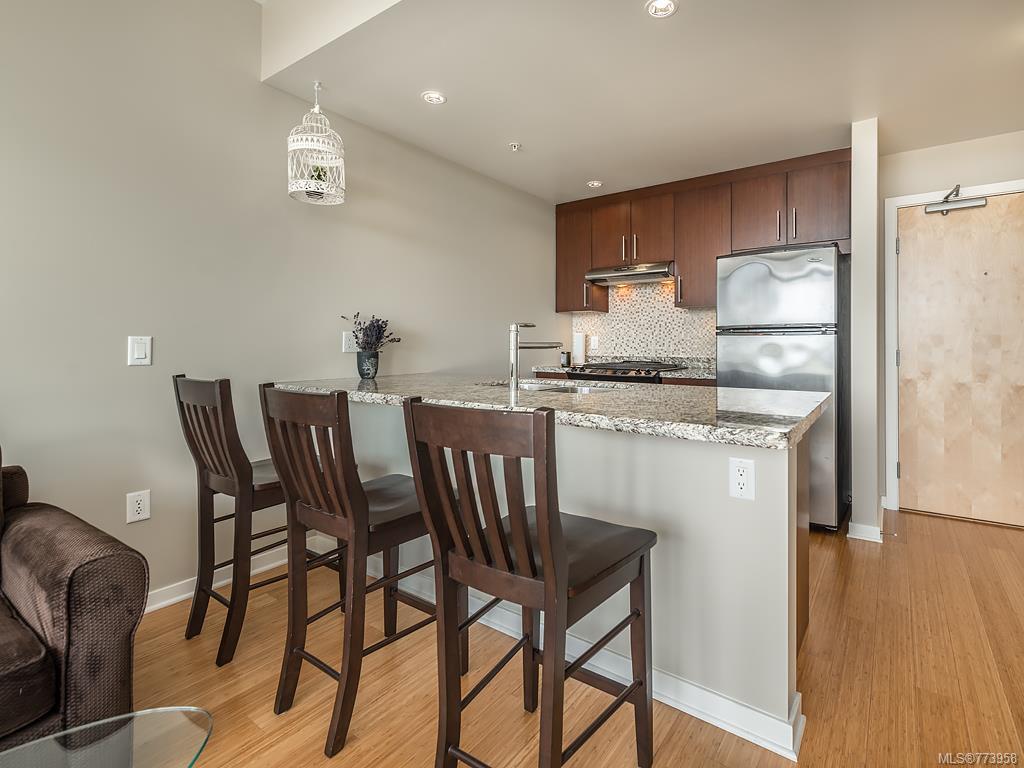 502-373 Tyee Rd