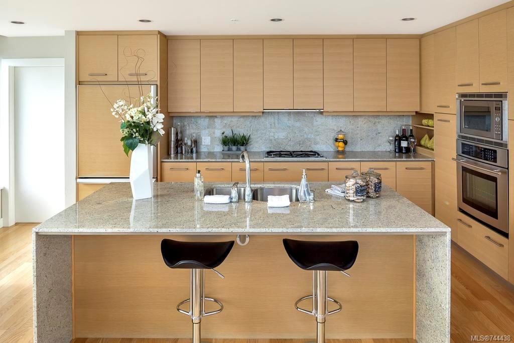 709-9809 Seaport Pl