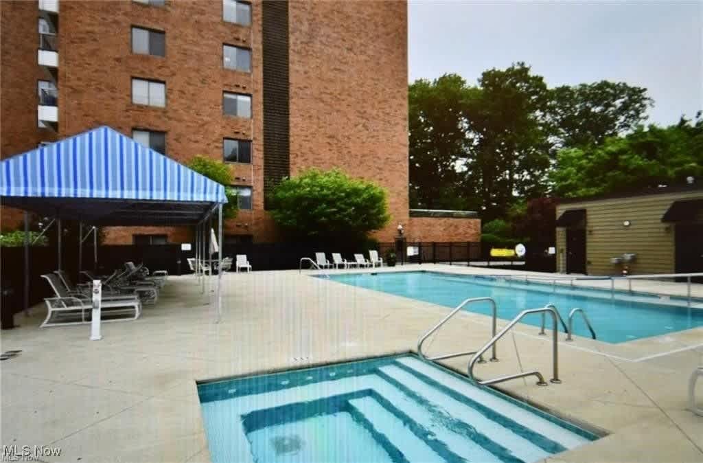 27500 Cedar Road 602