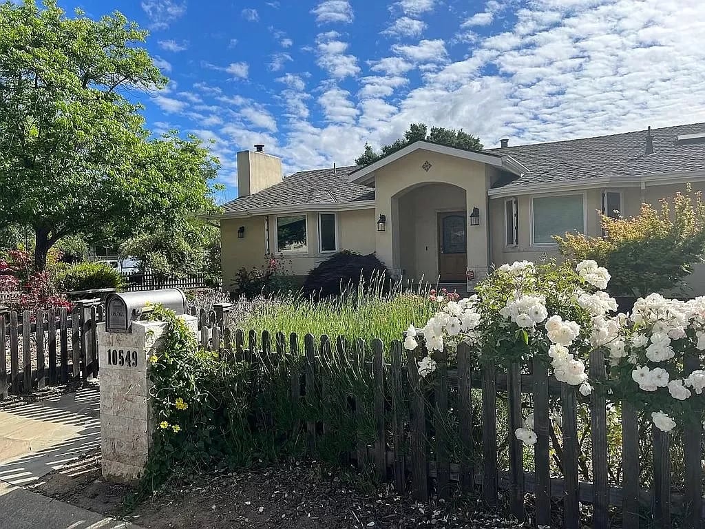 10549 Creston Drive
