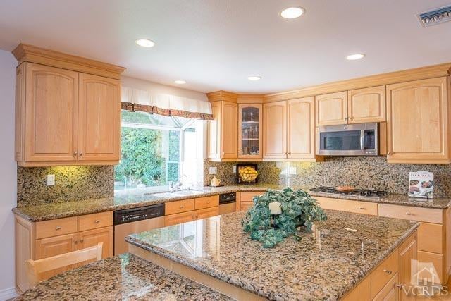 1561 Shadowglen Court