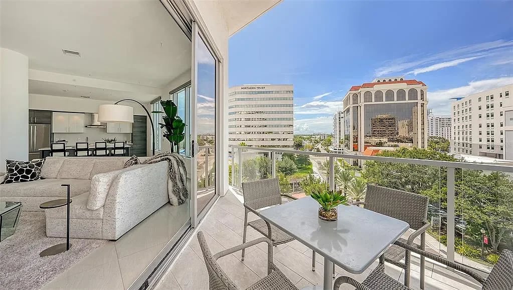 111 S Pineapple Ave #507