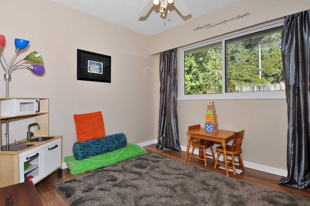 3182 Strathaven Ln