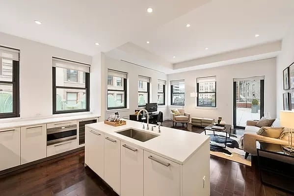 25 Broad Street PH2D