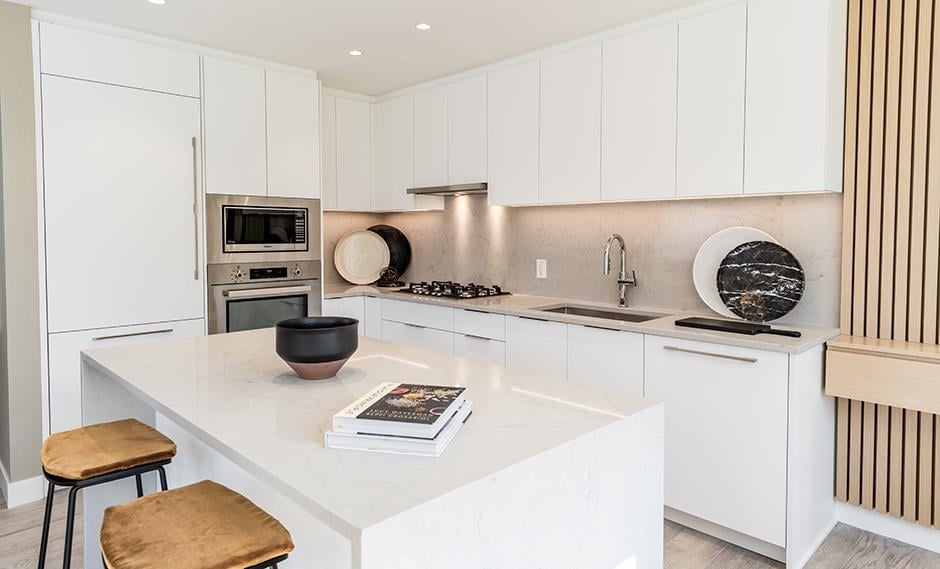 702-6138 Birney Ave