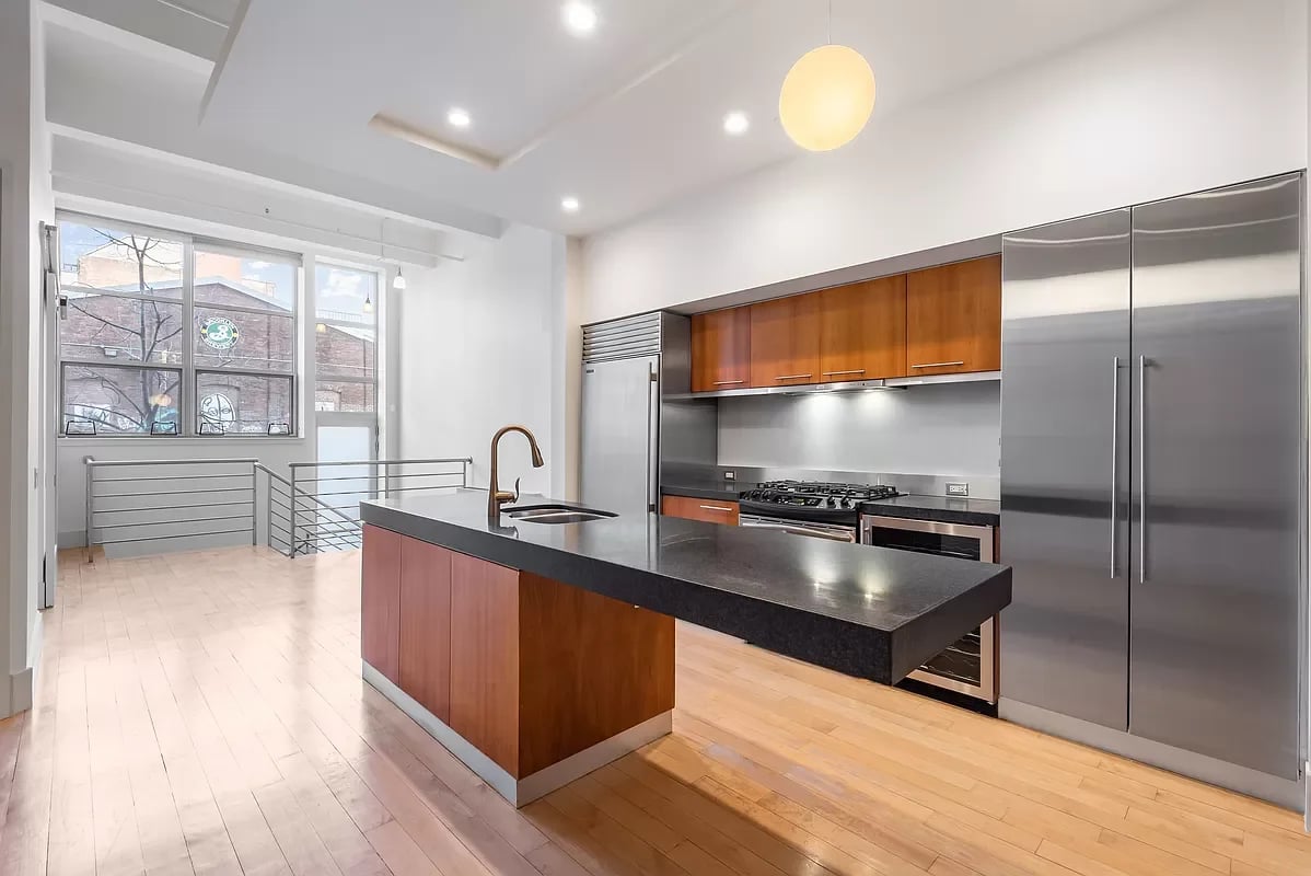 55 Berry Street Unit: 1B