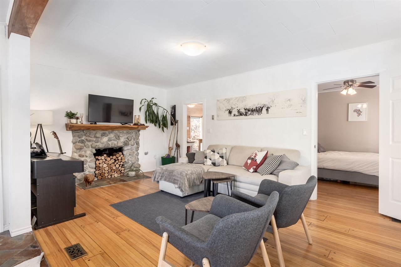 4652 Strathcona Rd