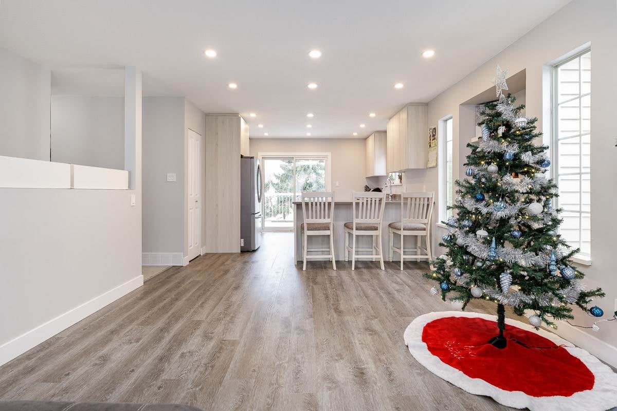 20373 115 Ave