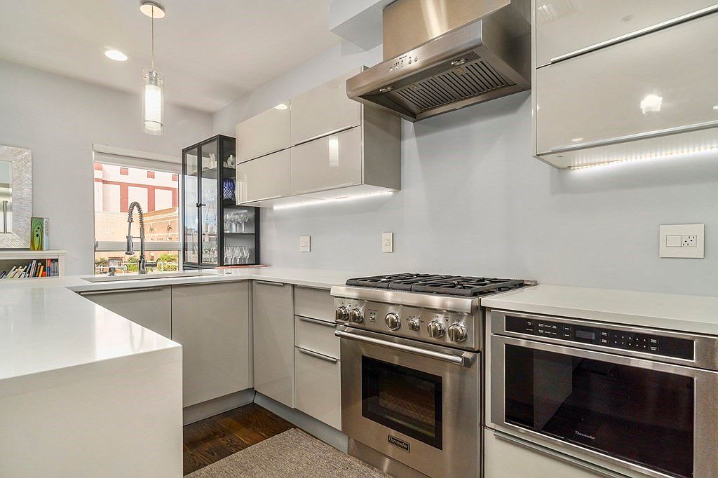 687 E 2nd St #8