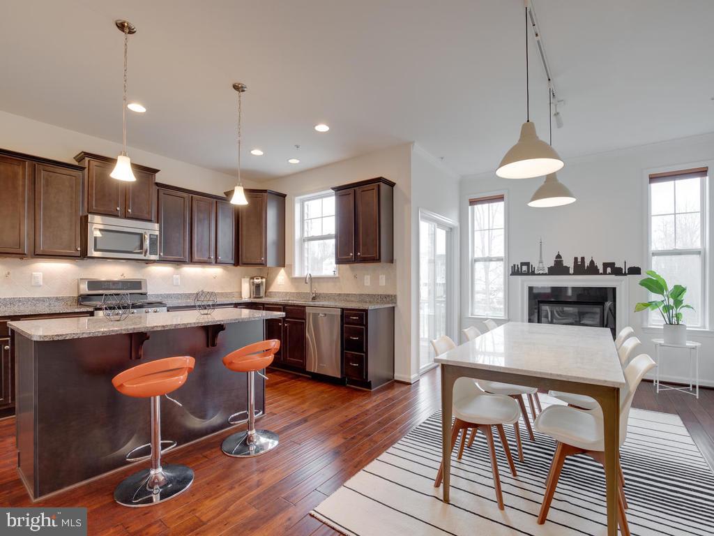 1366 Chapel Centre Dr