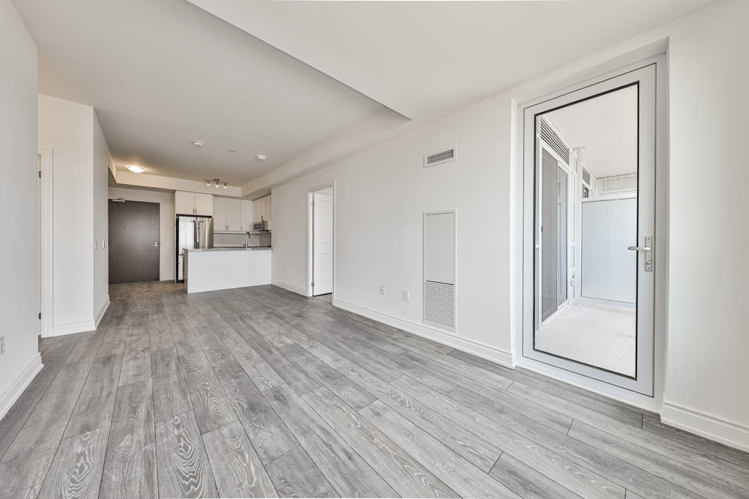Unit# 814- 1050 Main Street