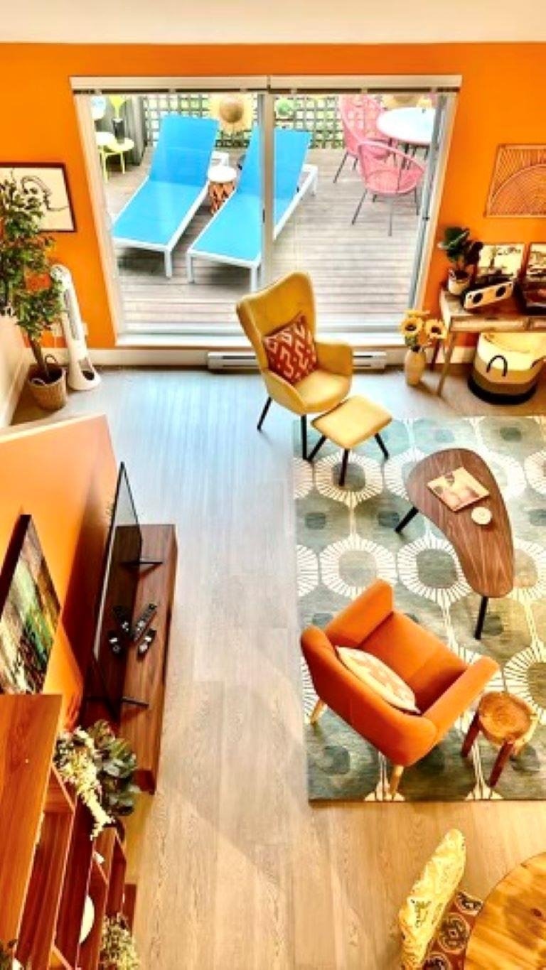 303-2458 York Ave Ave