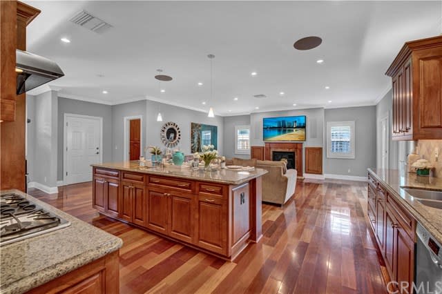 296 E Bay, Costa Mesa