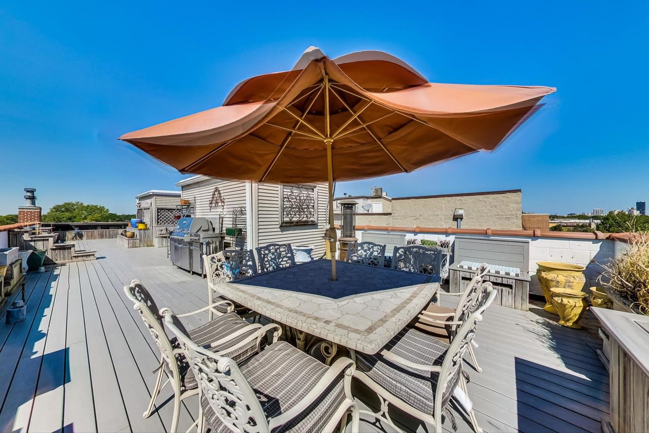 3839 N Southport