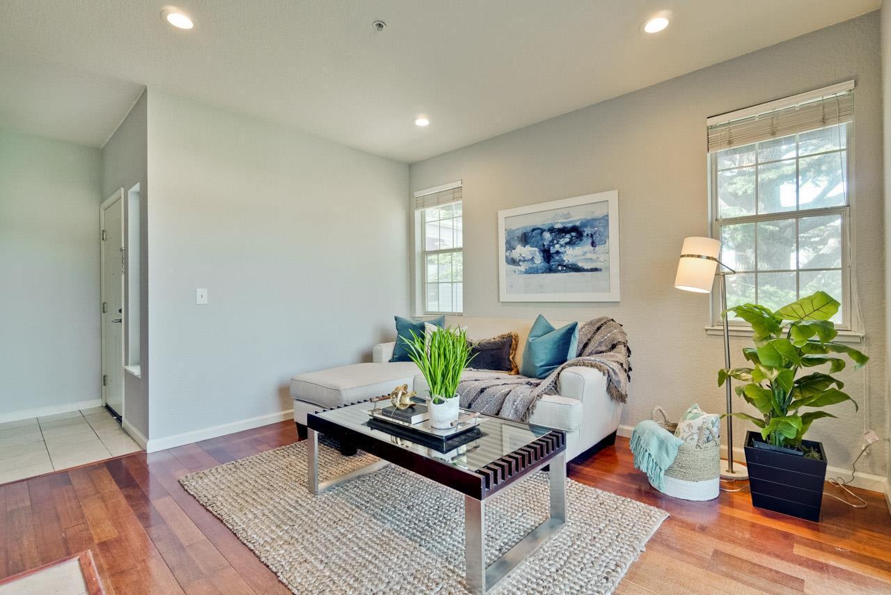 250 Santa Fe Terrace #205
