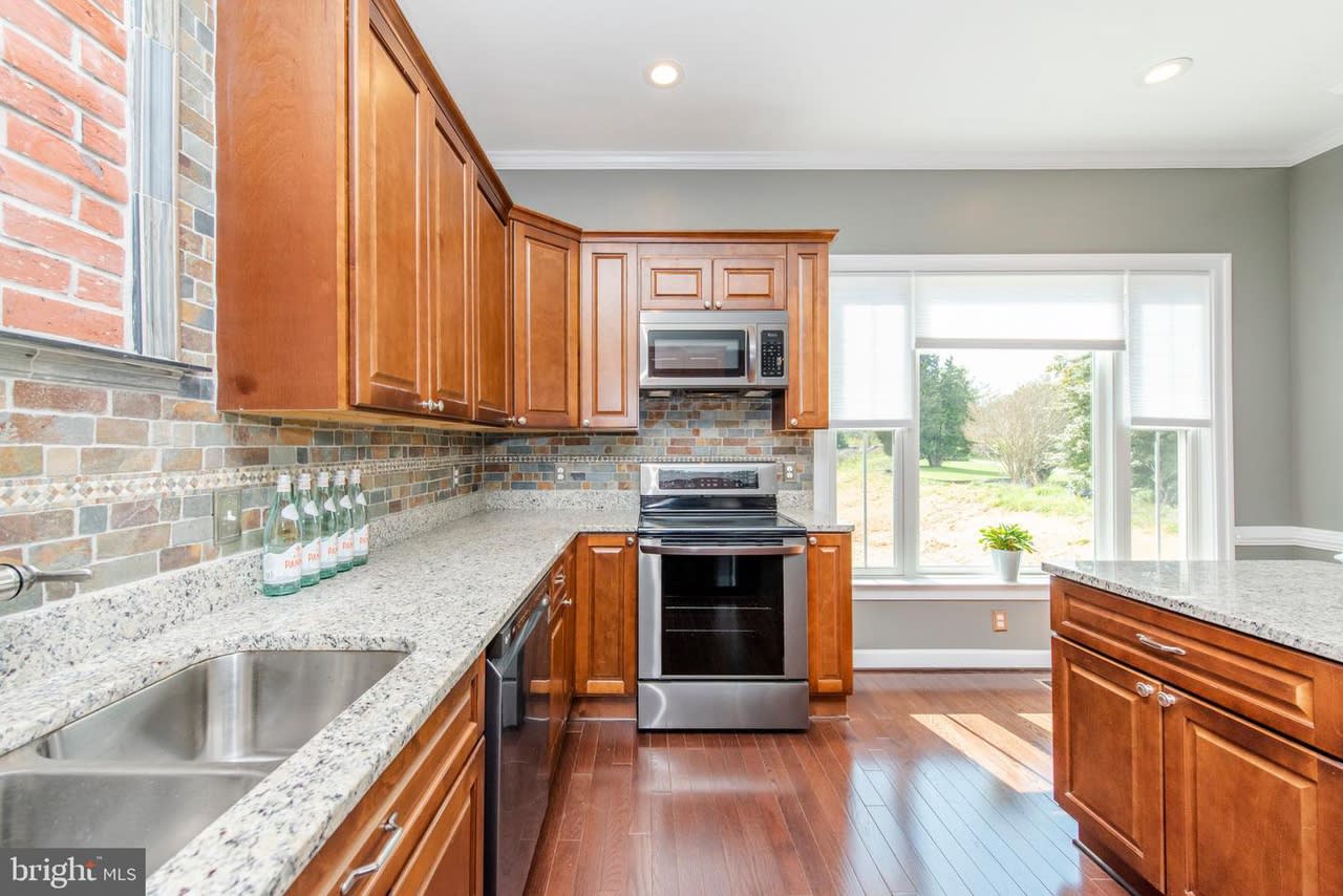 5301 Briar Oak Ct