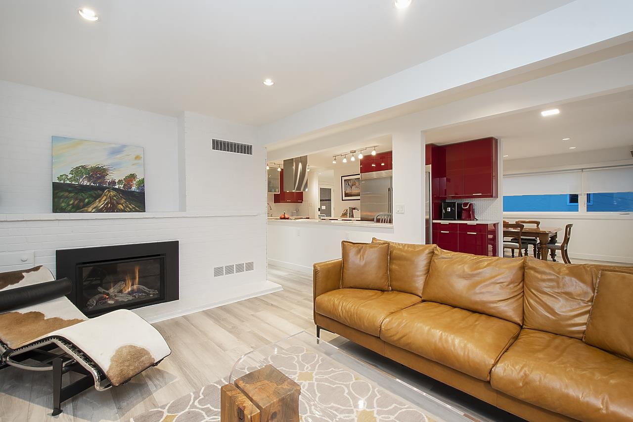 1140 W 17 St