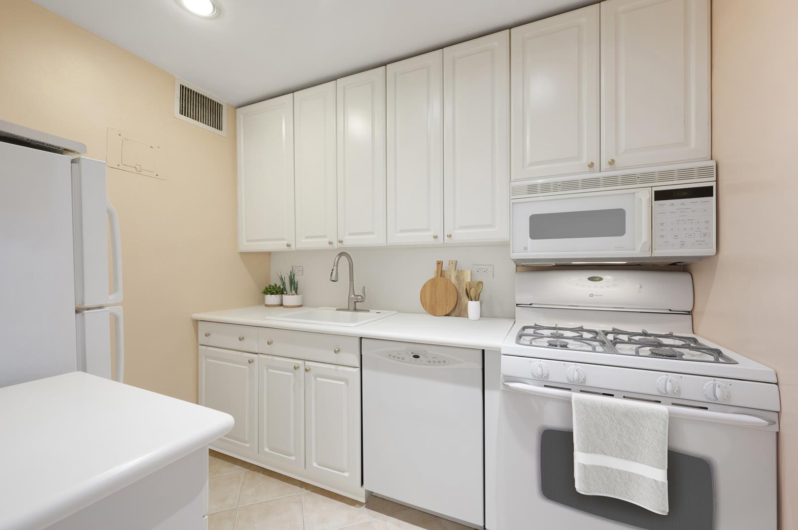 315 East 70th Street, Apt 12-U