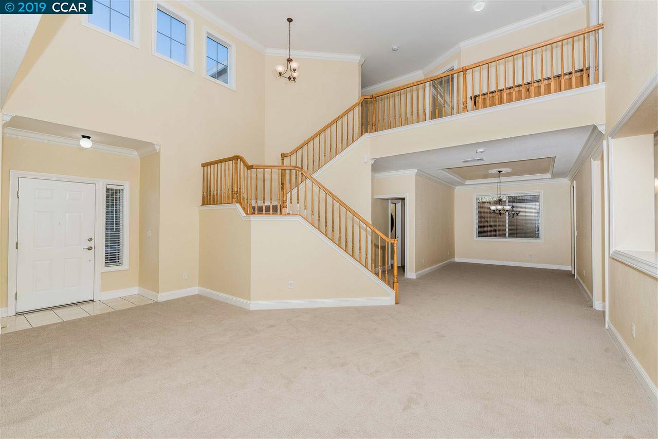 2317 Woodhill Dr