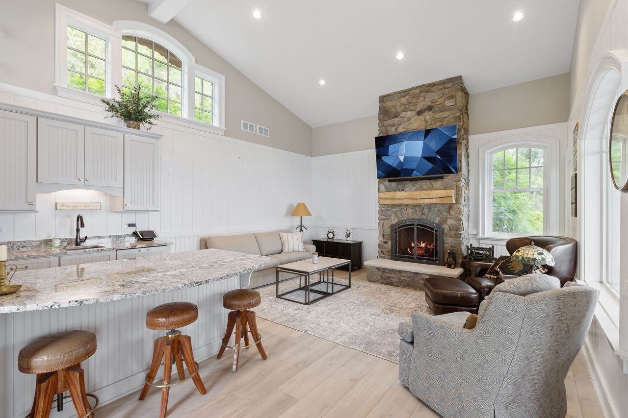'Rockland' the Exquisite Lakefront Estate