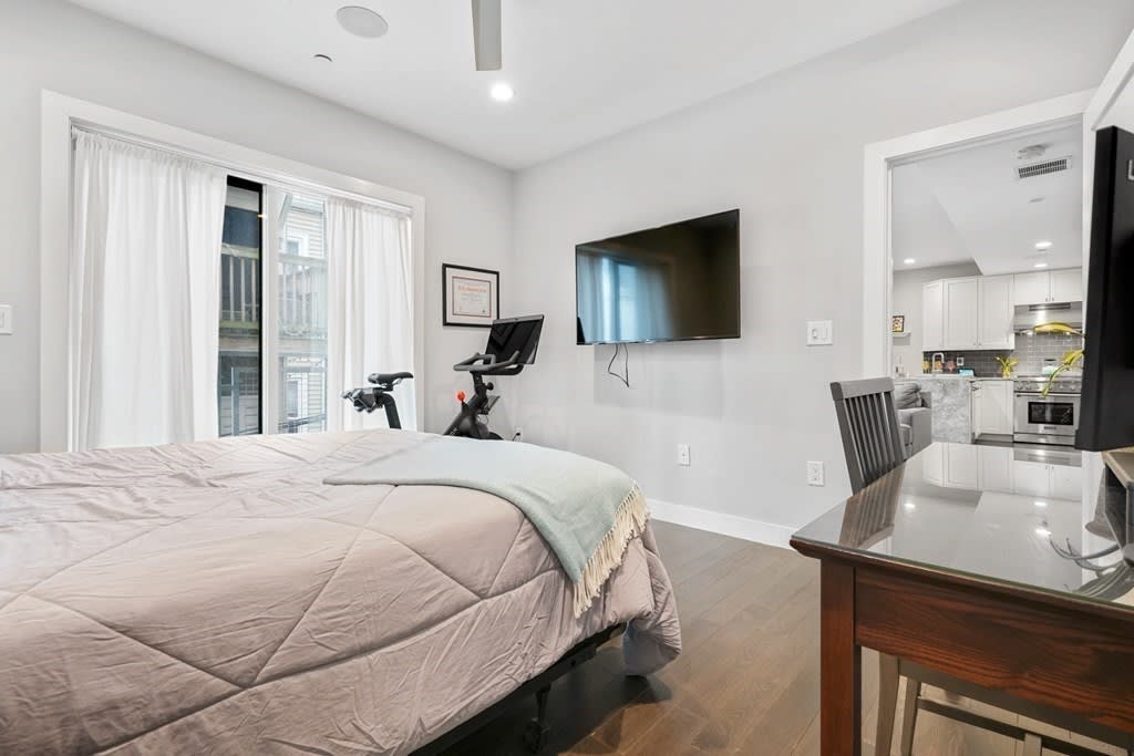 309 E Street, #22