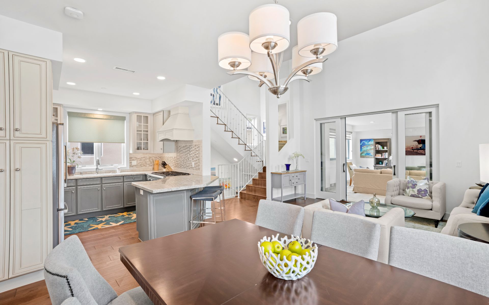 422 Heliotrope Avenue Unit: B