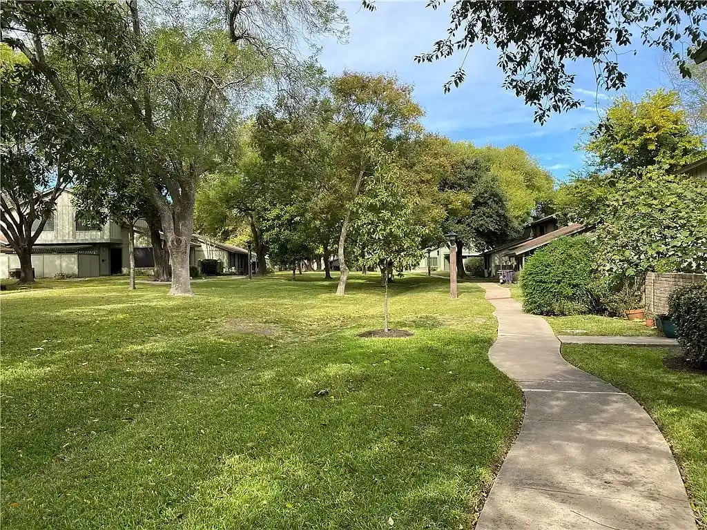 5047 Fort Clark Dr