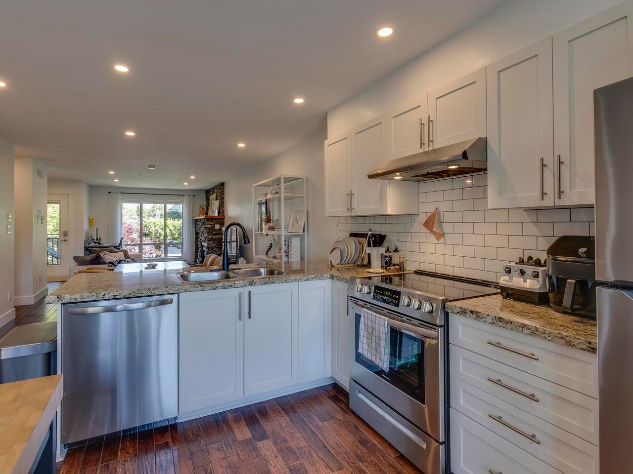 1196 Village Green Wy