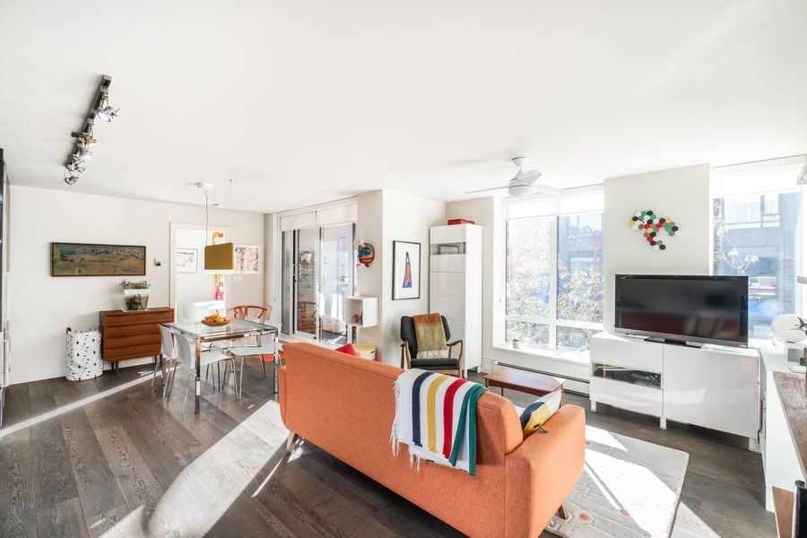 212-189 Keefer St