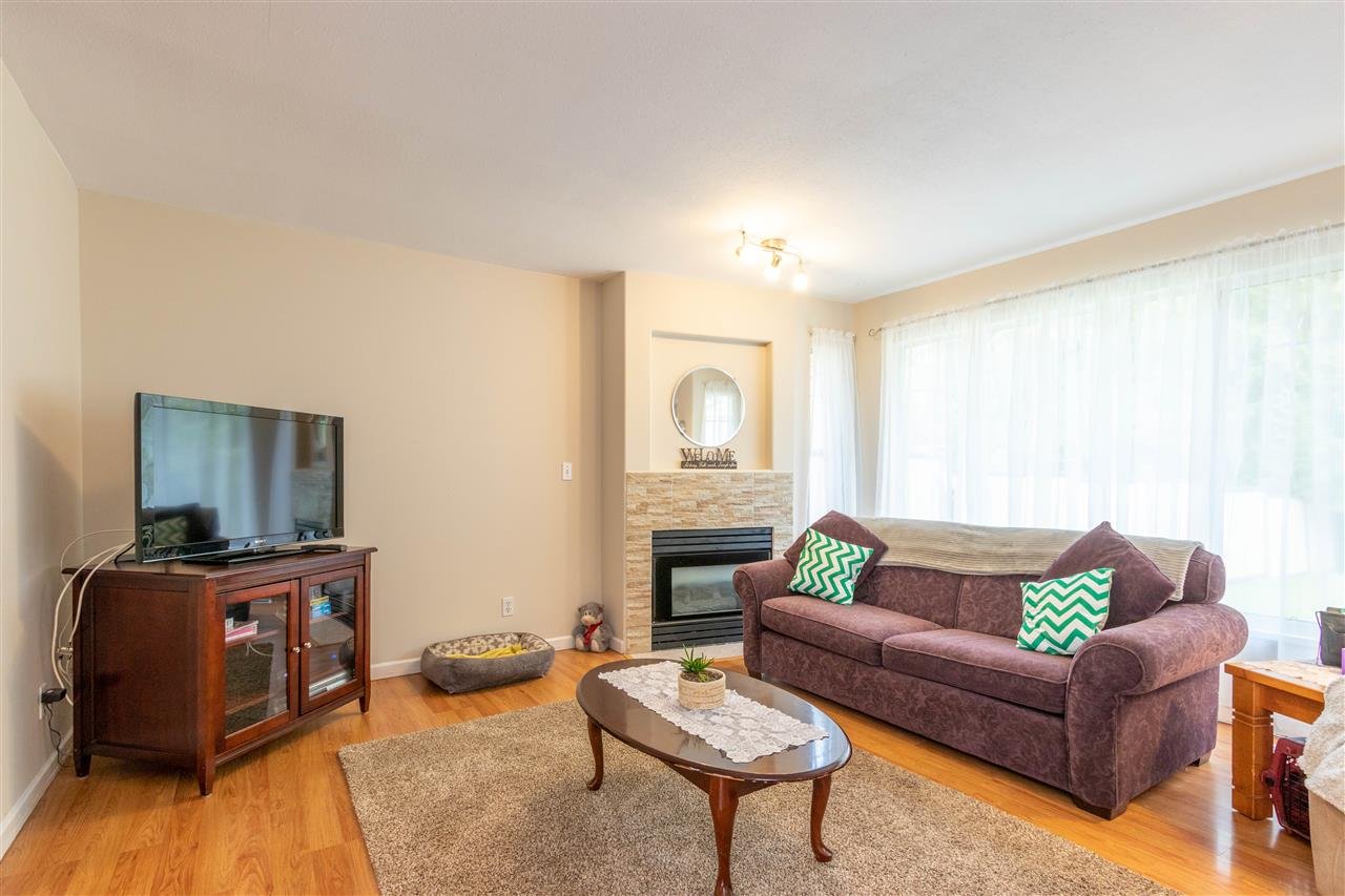 10-11536 236 St