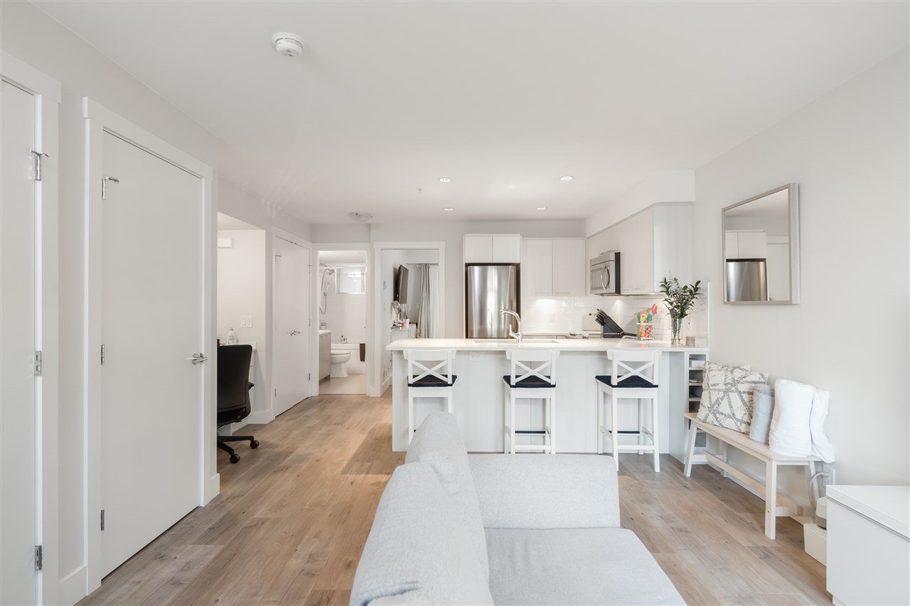 102-7180 Barnet Rd