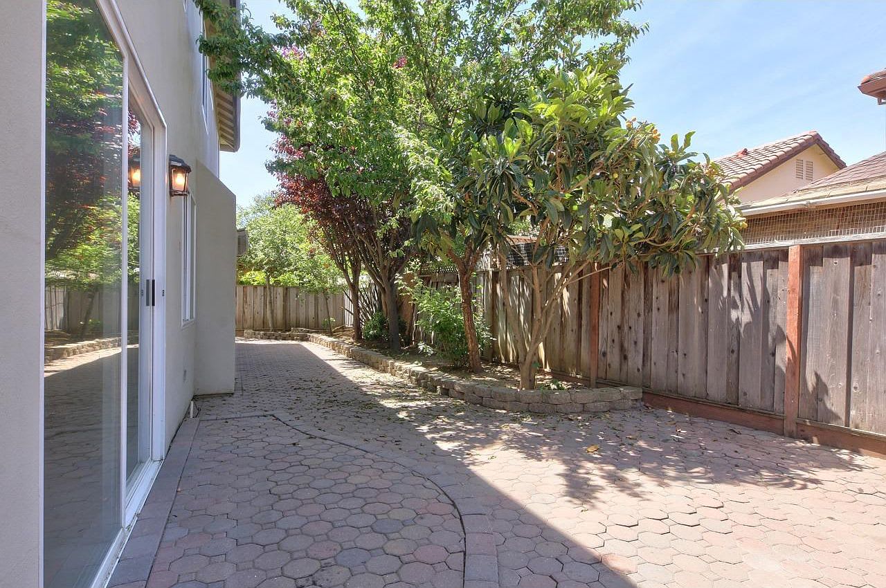 13 Wimbledon Cir