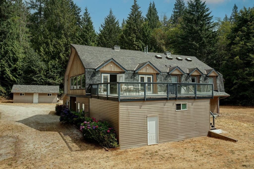 1733 Lower Rd