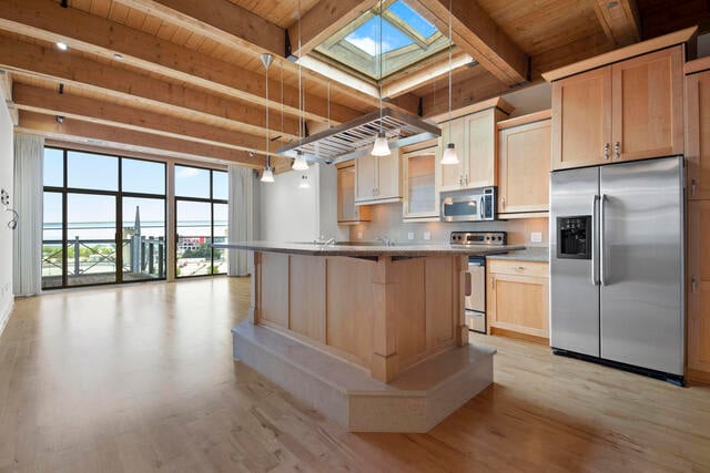 601 E Erie St, # 606