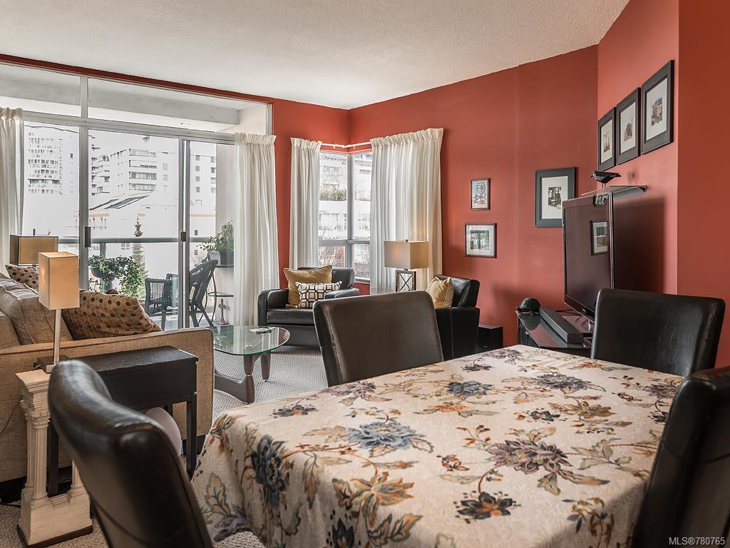 605-1010 View St