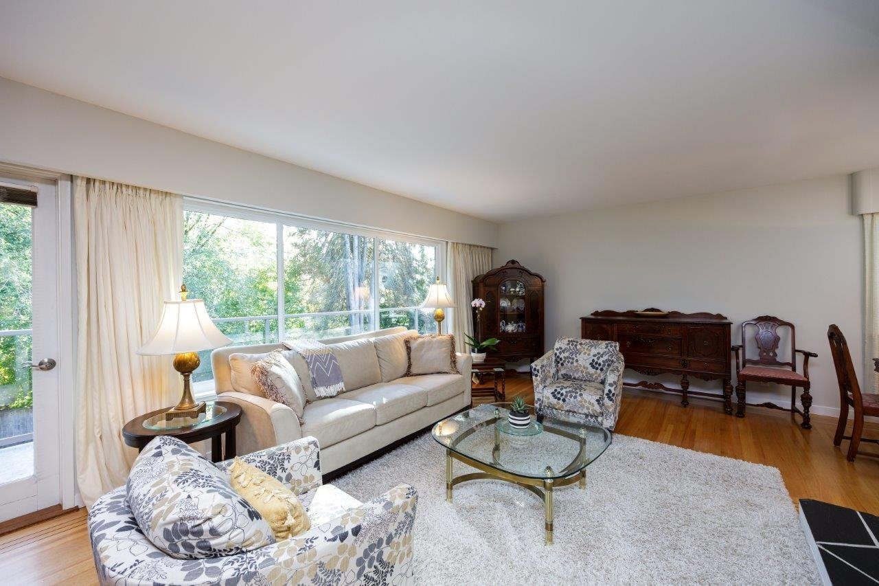 2118 Greylynn Cres