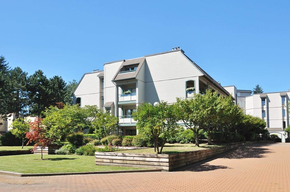 409-2925 Glen Dr