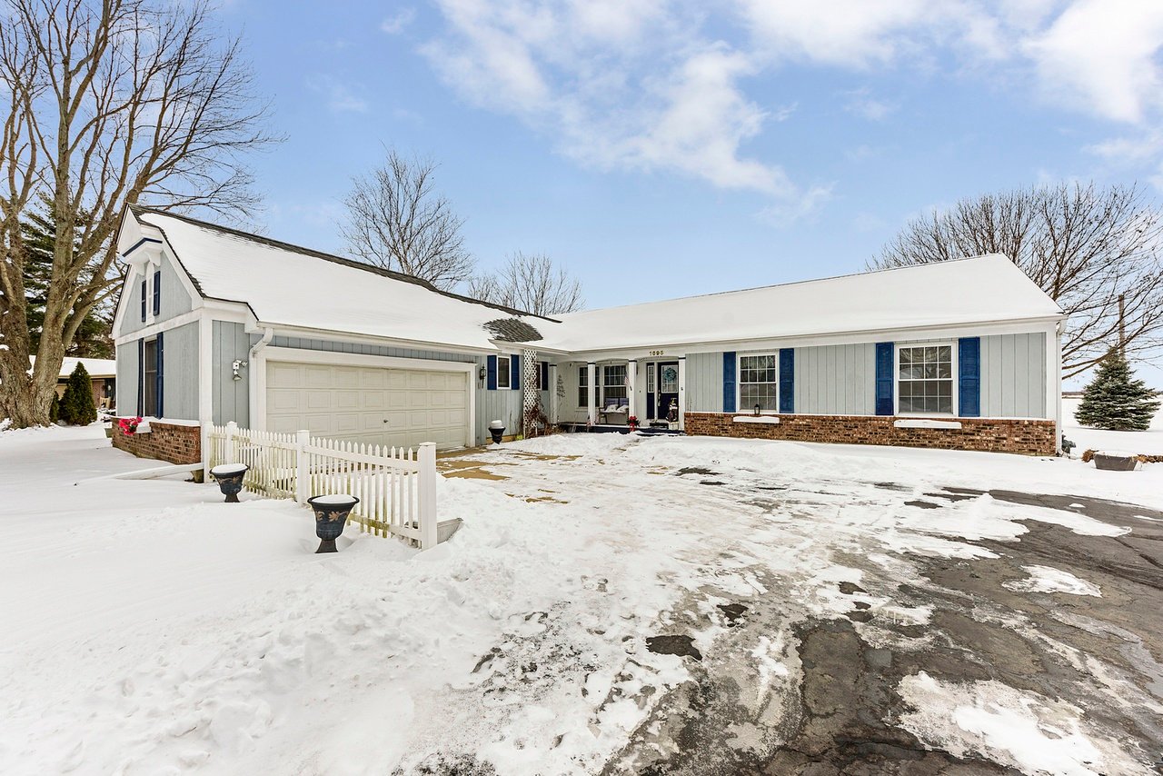 1695 Lyndale Rd