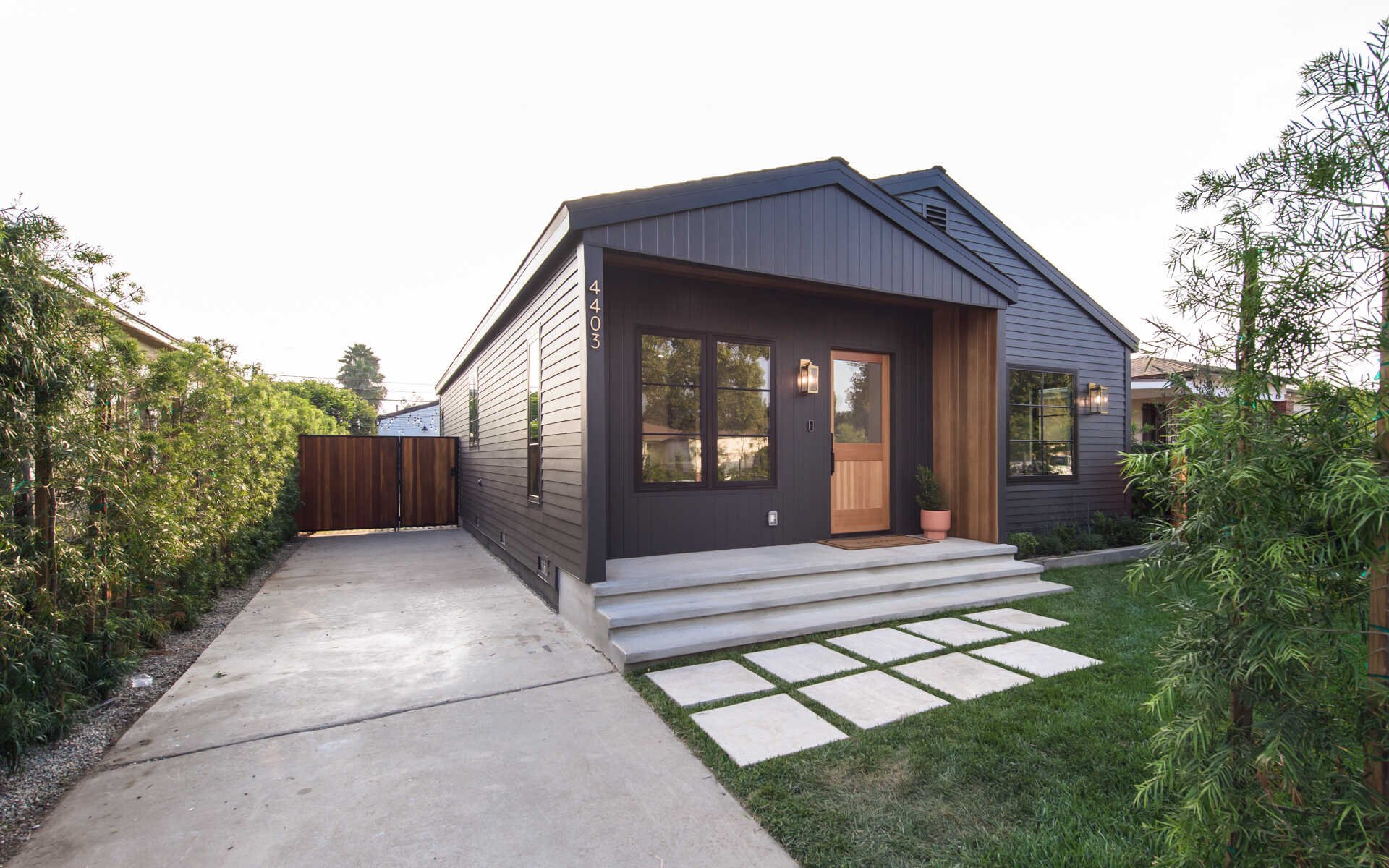 4405 Campbell DR