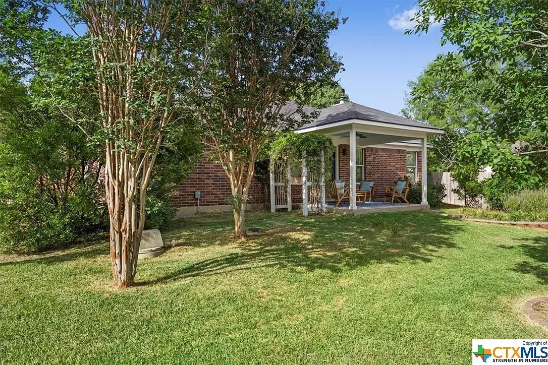 601 Dryden Ln