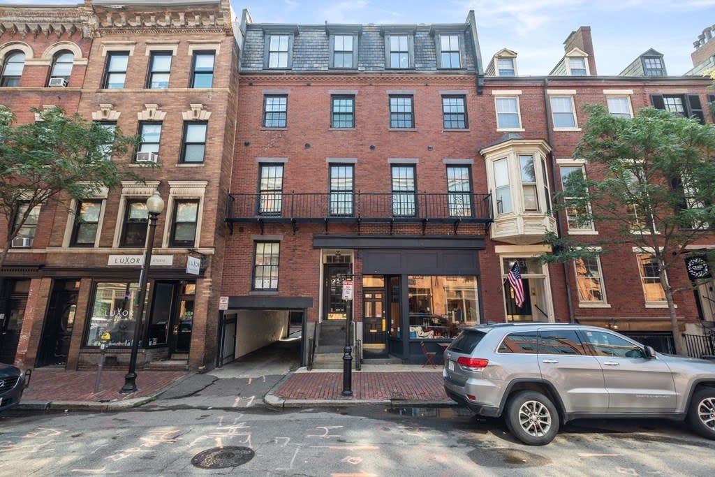 135 Charles St, #3
