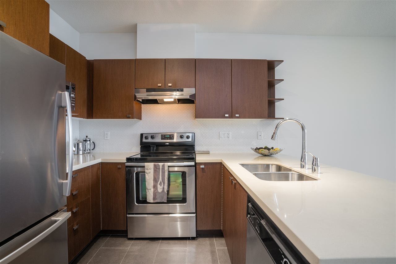 403-4550 Fraser St