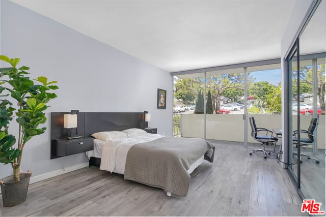 17368 Sunset Blvd, #203A