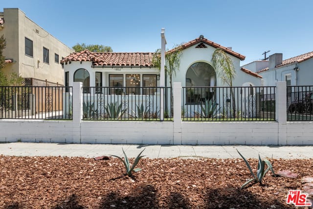 1852 S Redondo Blvd