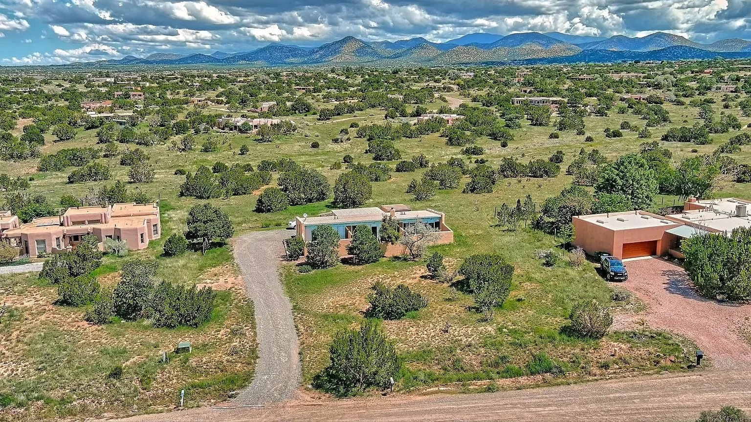 28 Alondra Rd