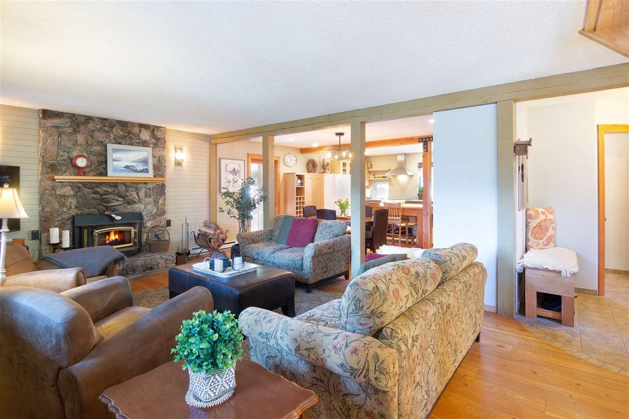8180 Alpine Wy