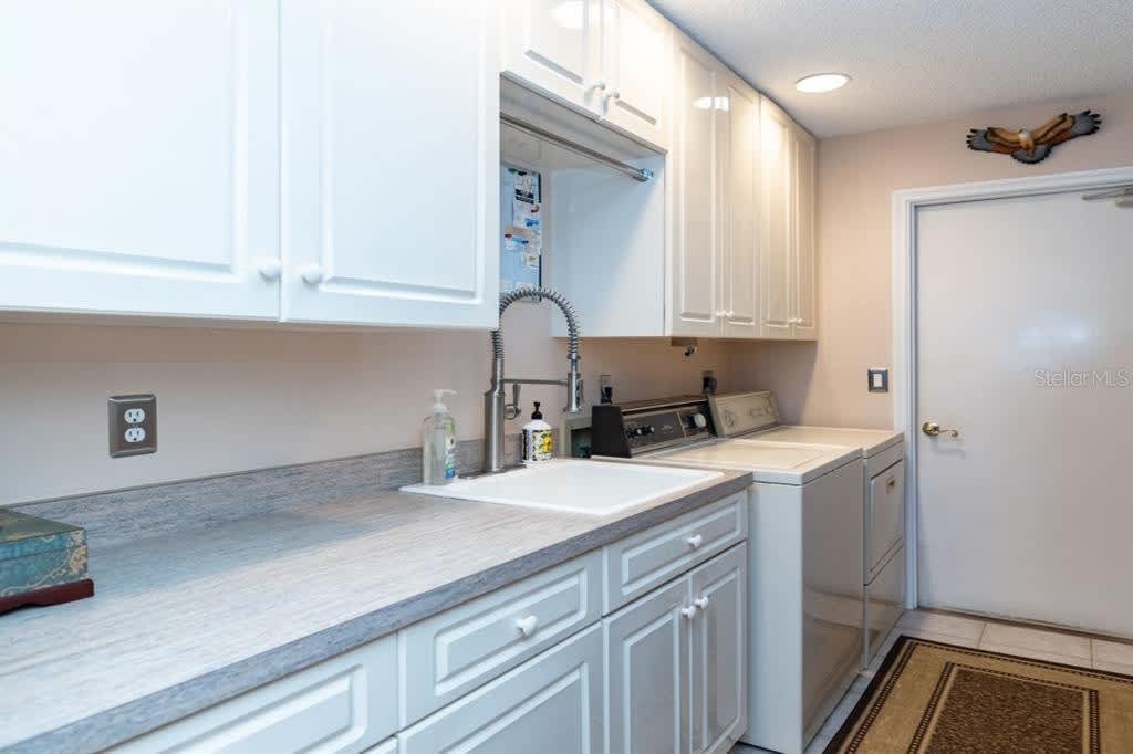 2287 Bayshore Rd