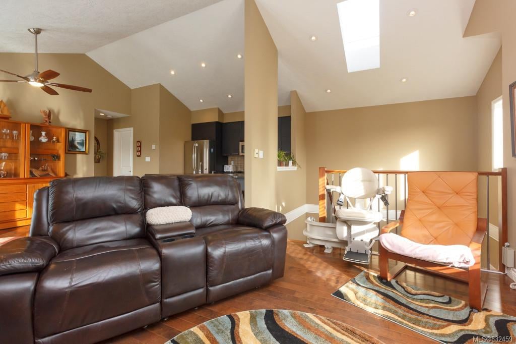 106-2038 Gatewood Rd, Sooke